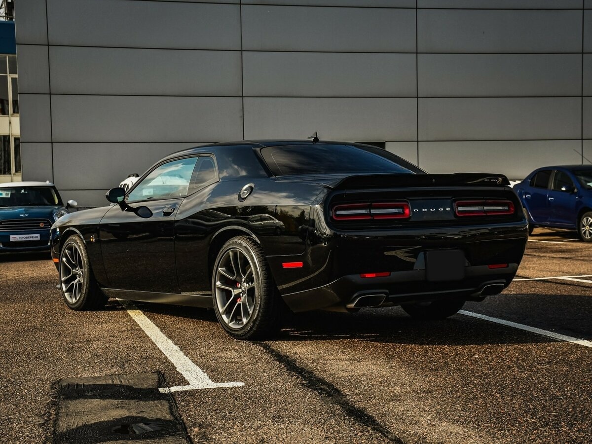 Dodge Challenger с пробегом — 2021 год. Фото: #6