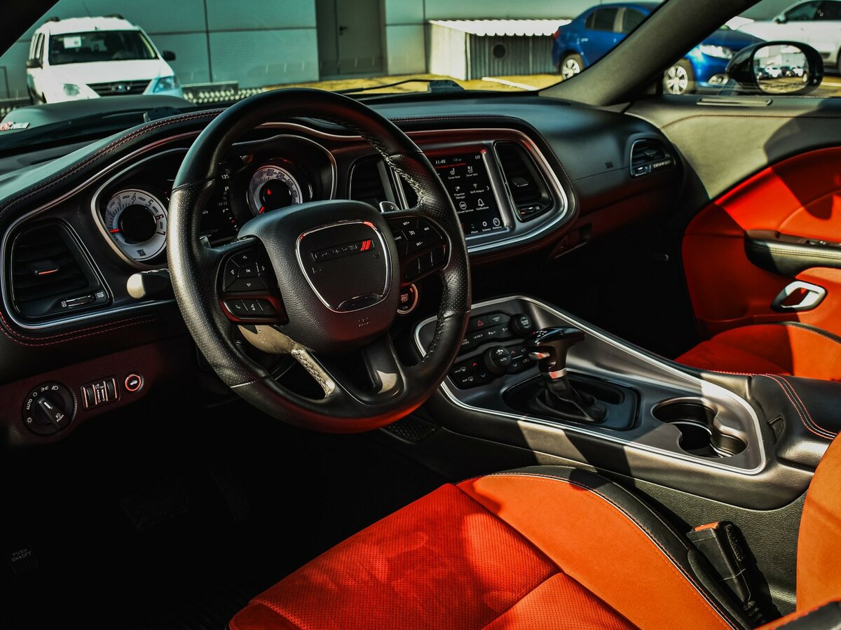 Dodge Challenger с пробегом — 2021 год. Фото: #12