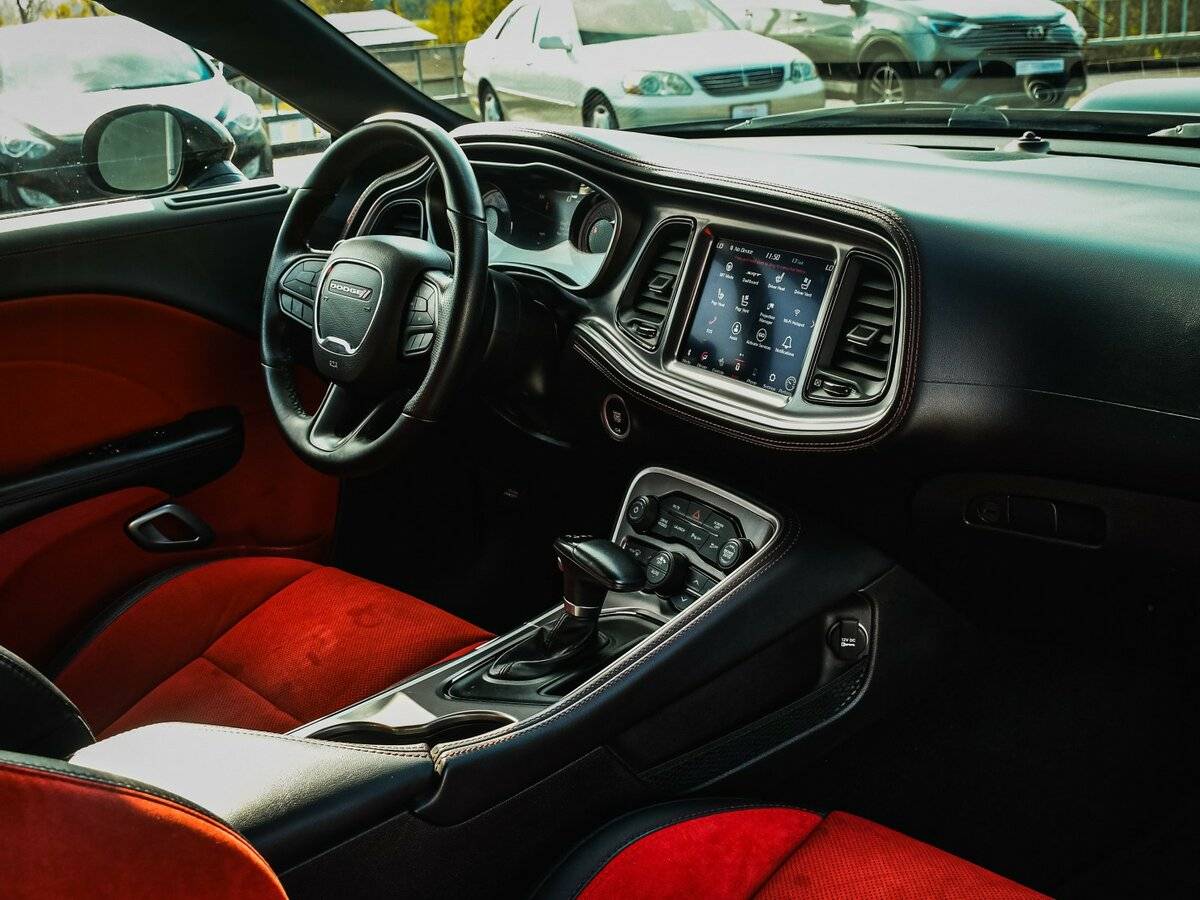 Dodge Challenger с пробегом — 2021 год. Фото: #13