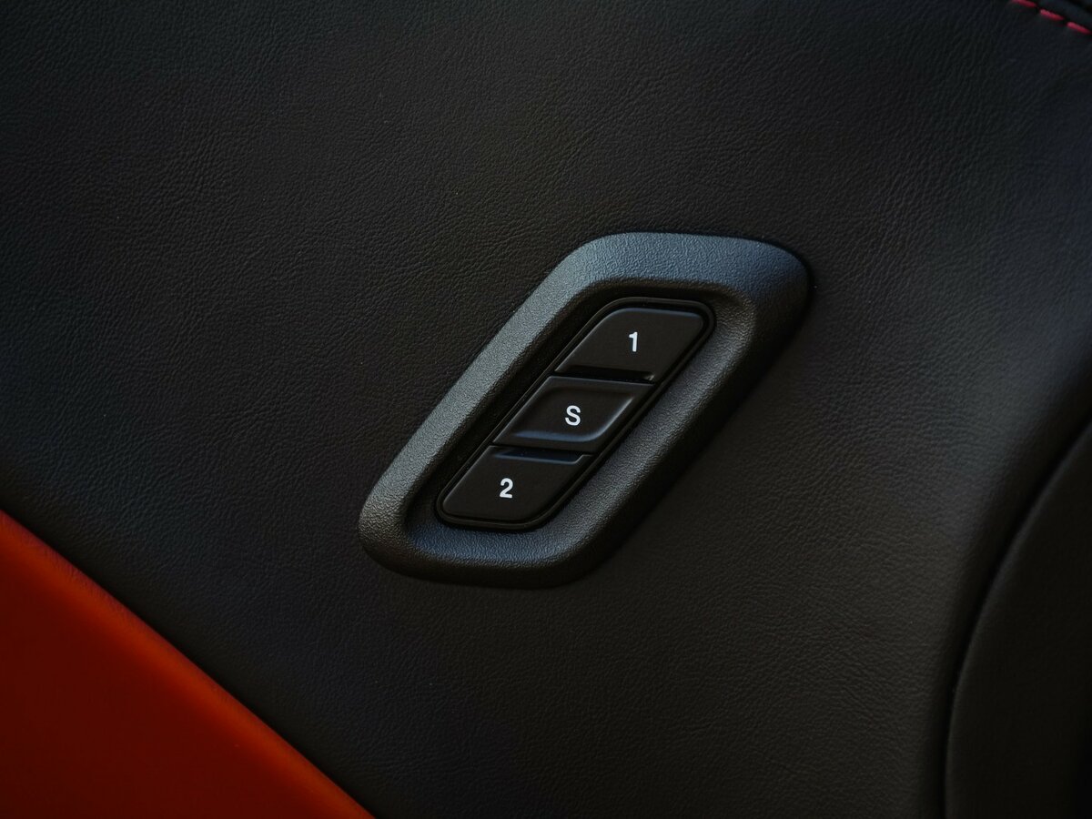 Dodge Challenger с пробегом — 2021 год. Фото: #18