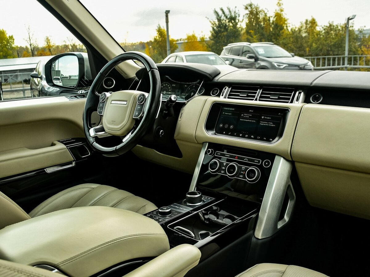 Land Rover Range Rover с пробегом — 2017 год. Фото: #10