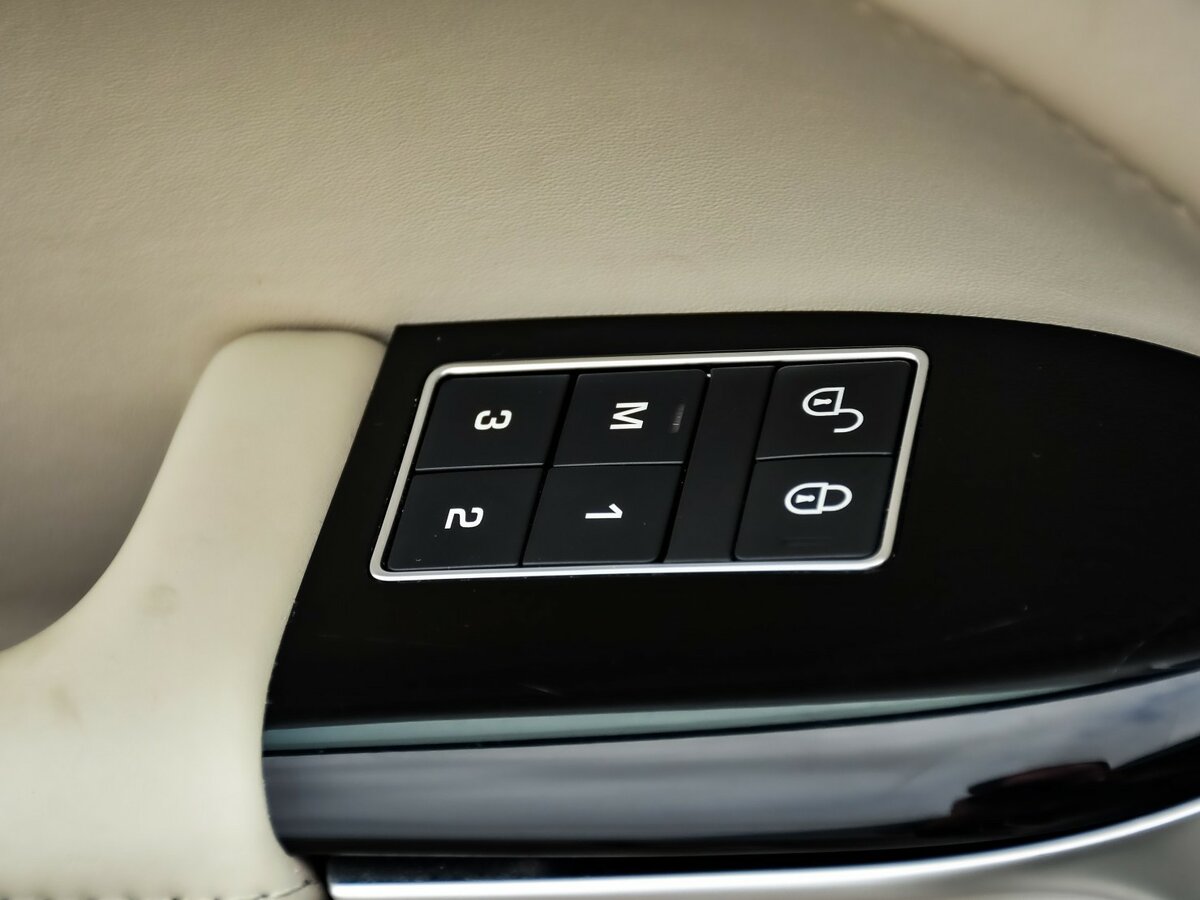 Land Rover Range Rover с пробегом — 2017 год. Фото: #19