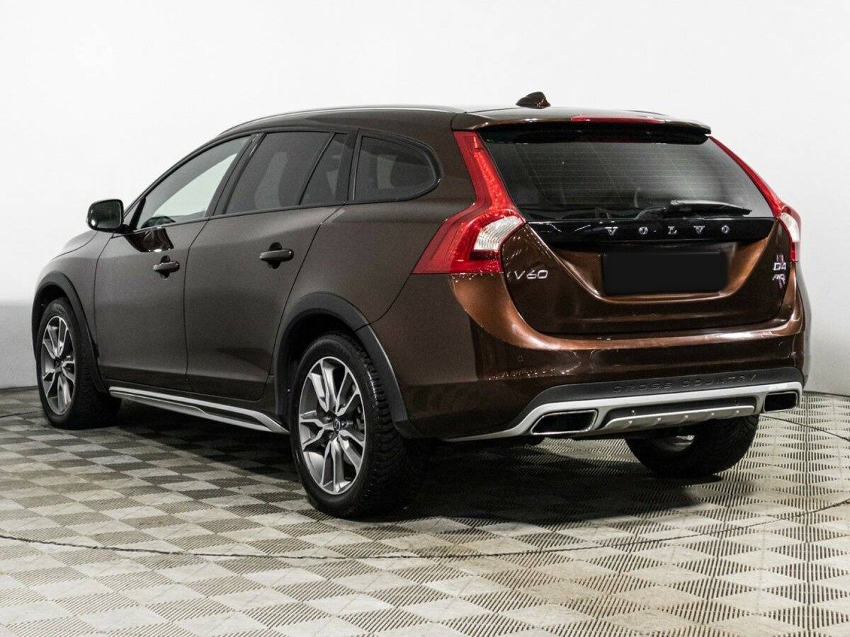 Volvo V60 Cross Country с пробегом — 2016 год. Фото: #6