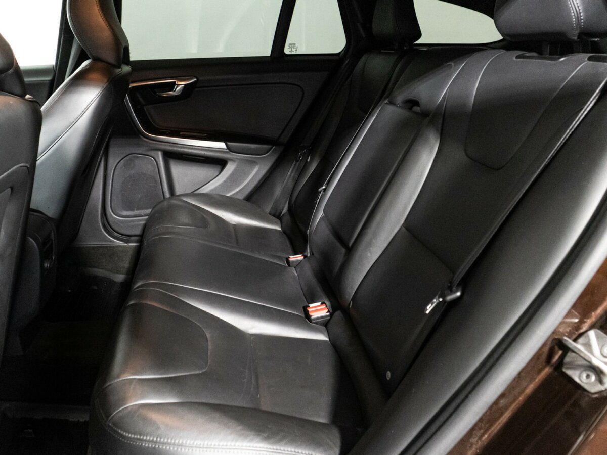 Volvo V60 Cross Country с пробегом — 2016 год. Фото: #9