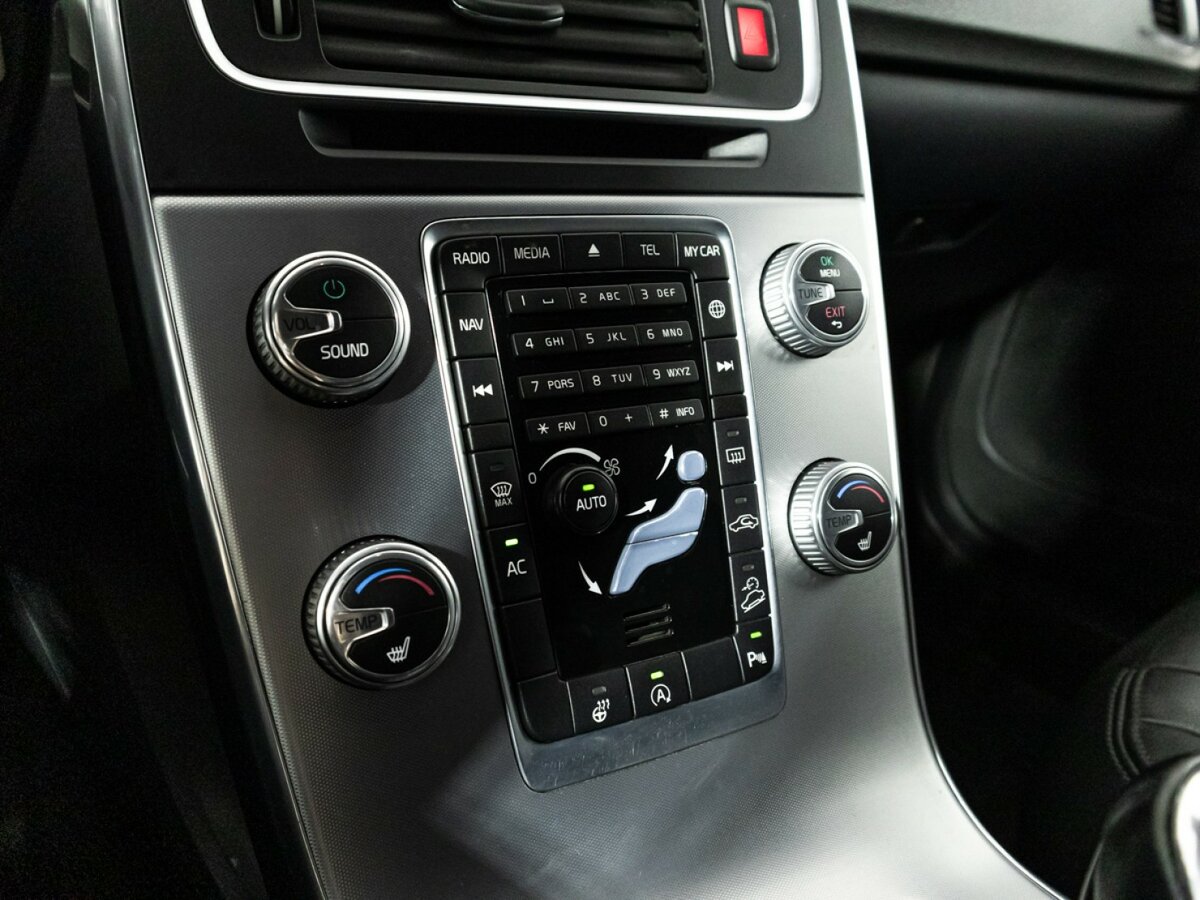 Volvo V60 Cross Country с пробегом — 2016 год. Фото: #15