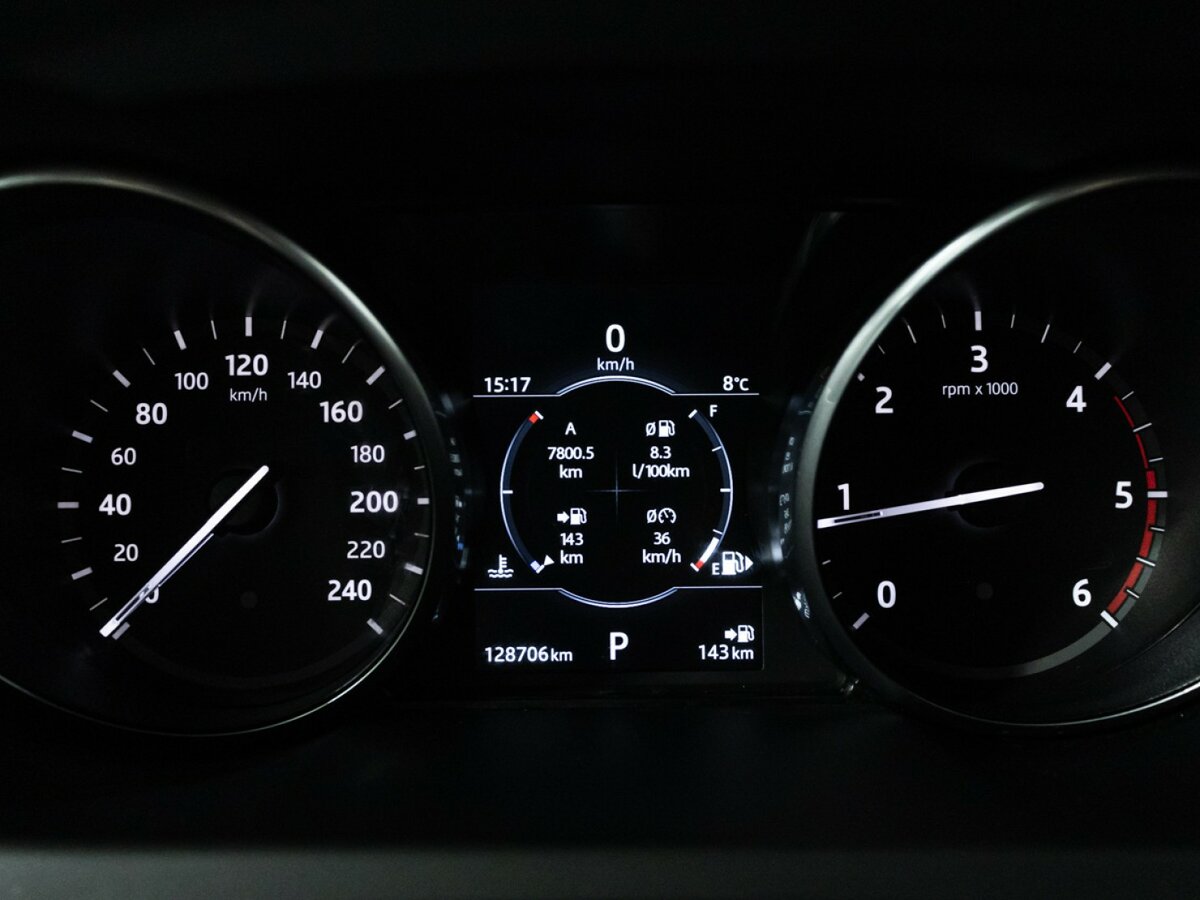 Land Rover Discovery Sport с пробегом — 2017 год. Фото: #11