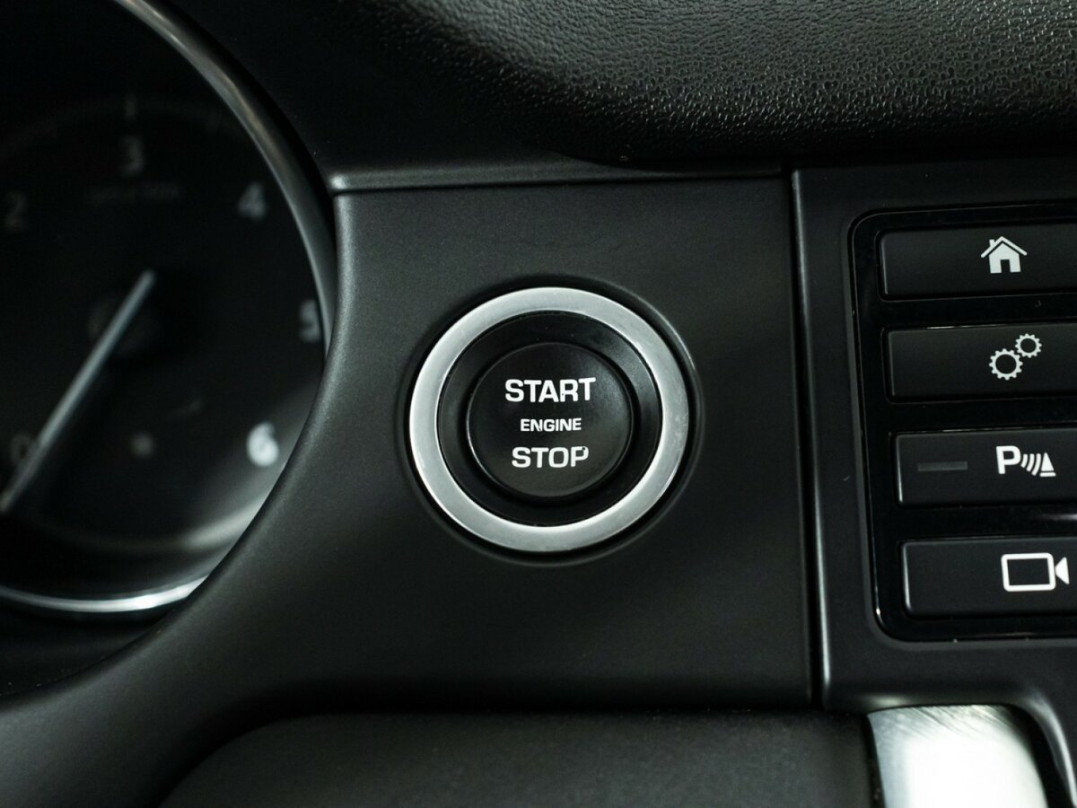 Land Rover Discovery Sport с пробегом — 2017 год. Фото: #15