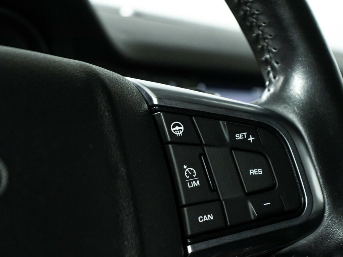 Land Rover Discovery Sport с пробегом — 2017 год. Фото: #17