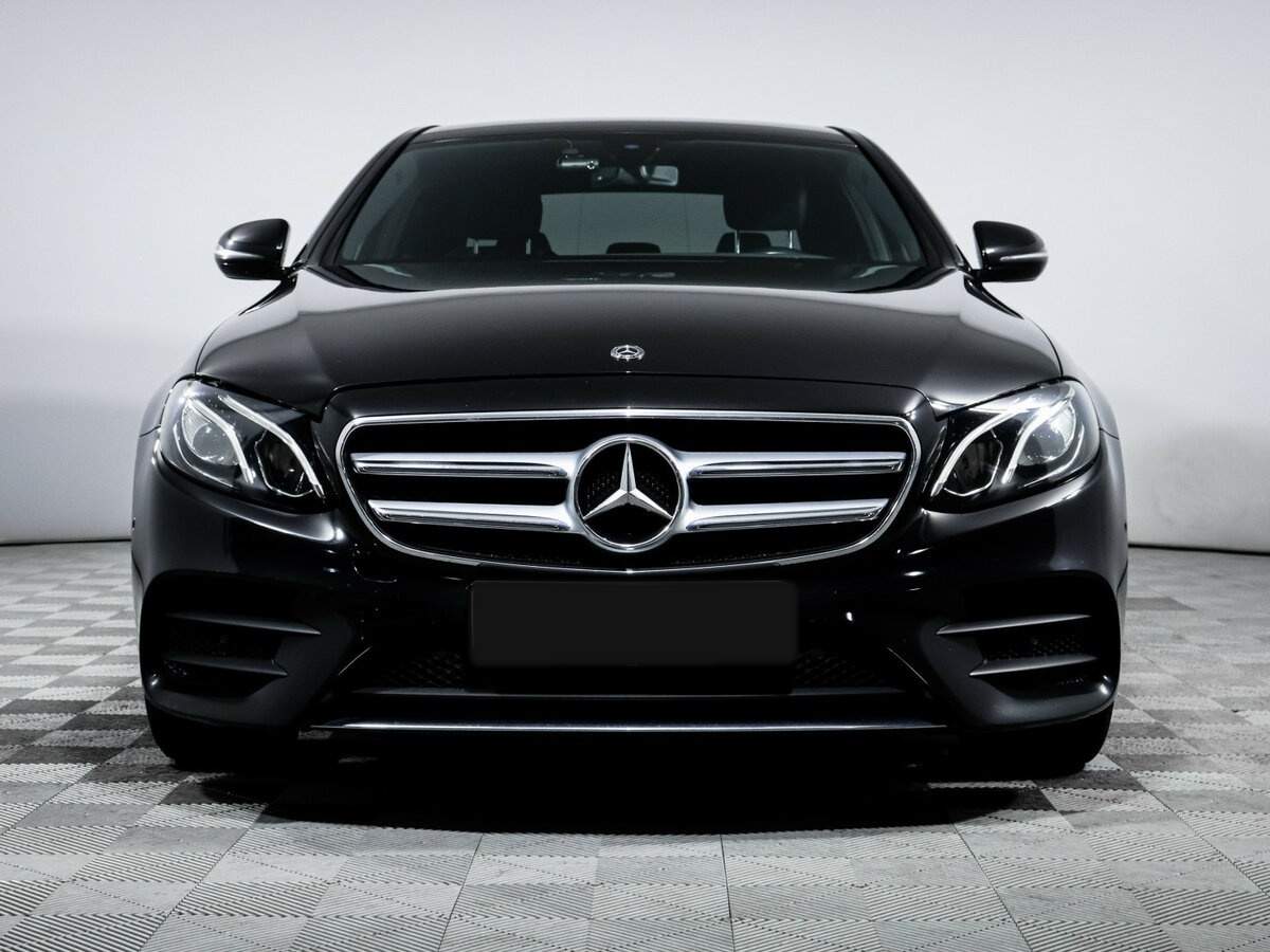 Mercedes-Benz E-Класс с пробегом — 2019 год. Фото: #1