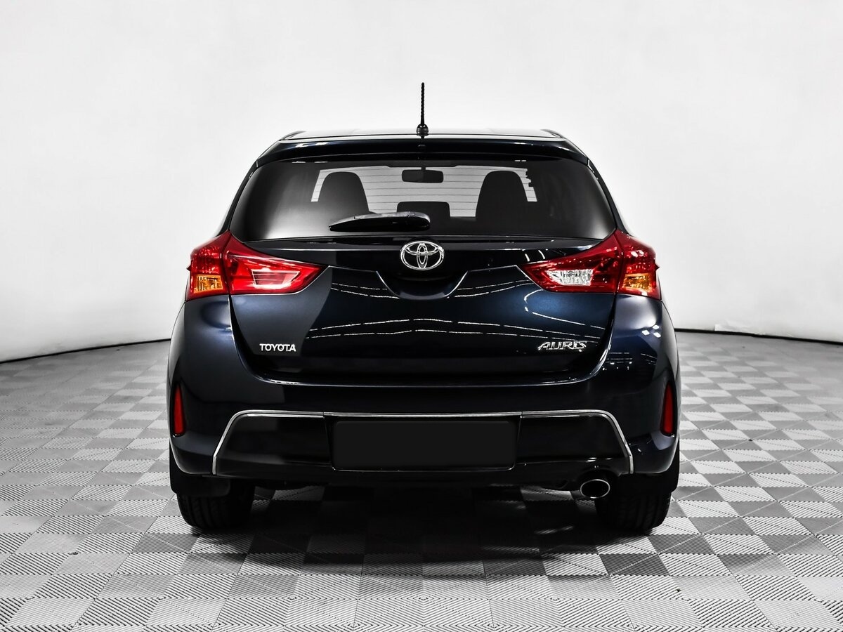 Toyota Auris с пробегом — 2014 год. Фото: #5
