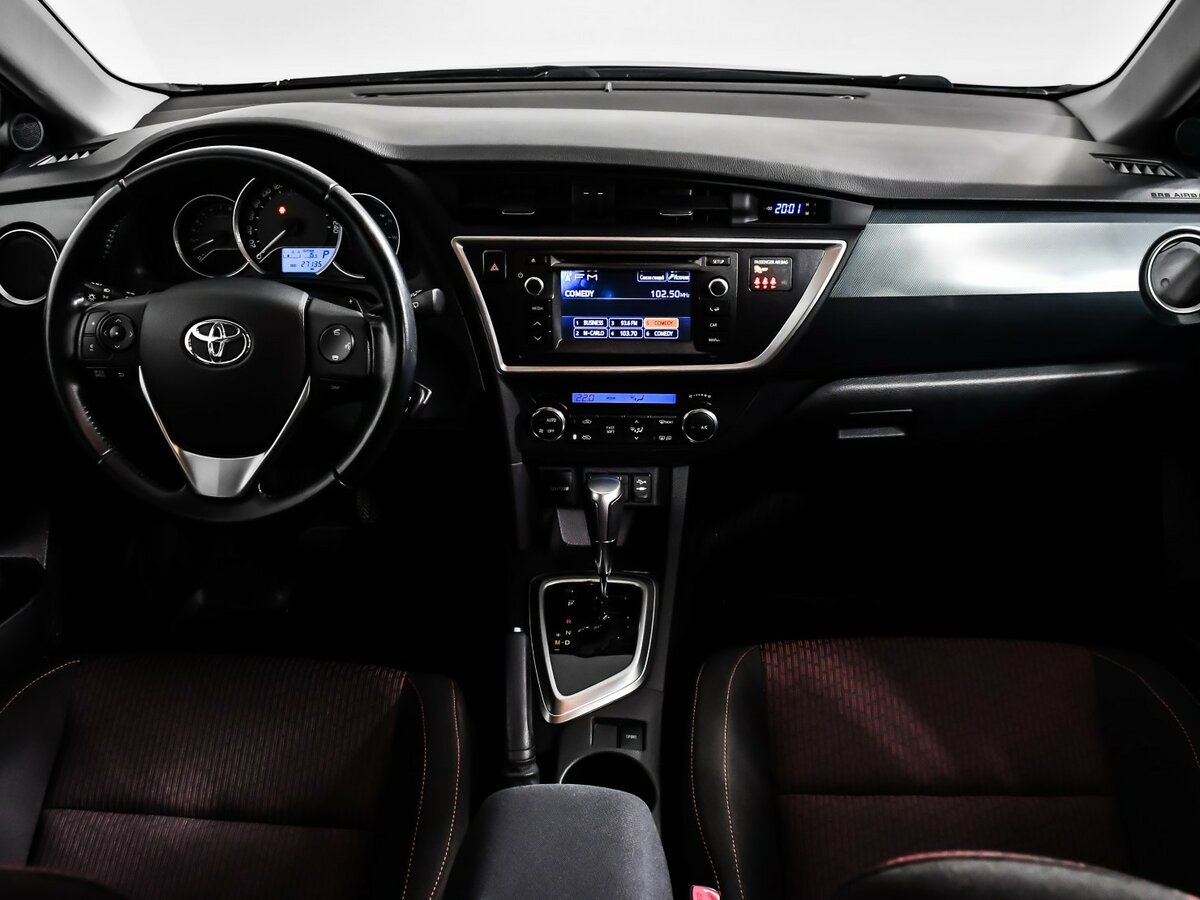 Toyota Auris с пробегом — 2014 год. Фото: #11