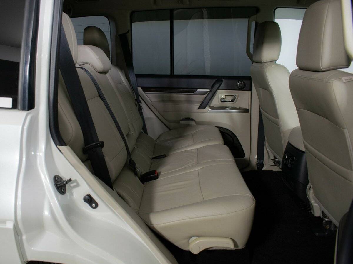 Mitsubishi Pajero с пробегом — 2019 год. Фото: #9