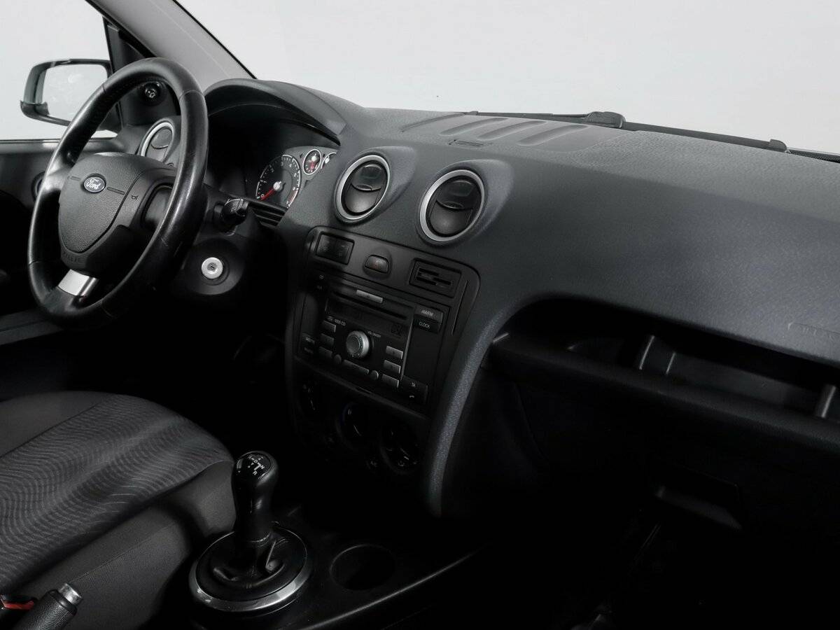 Ford Fusion с пробегом — 2007 год. Фото: #6