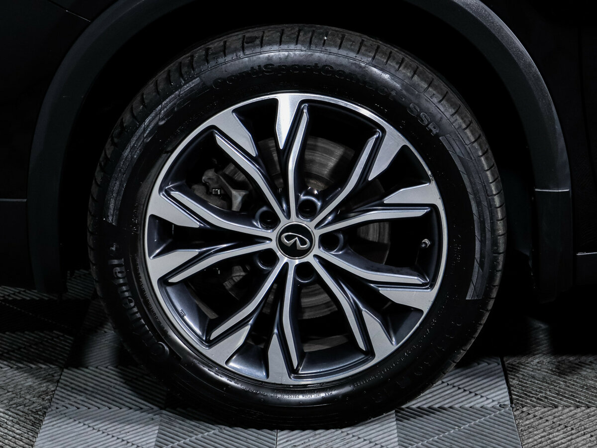 Infiniti QX30 с пробегом — 2017 год. Фото: #12