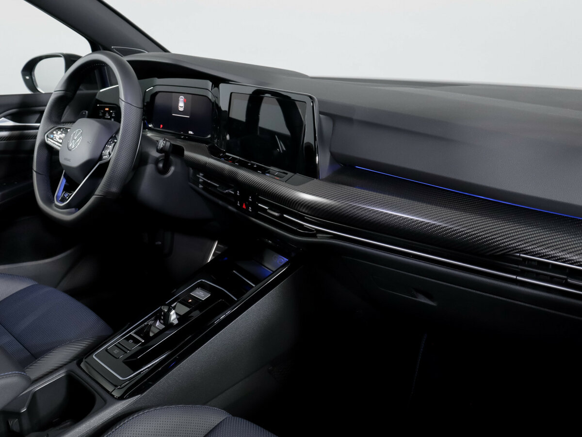 Volkswagen Golf R с пробегом — 2023 год. Фото: #6