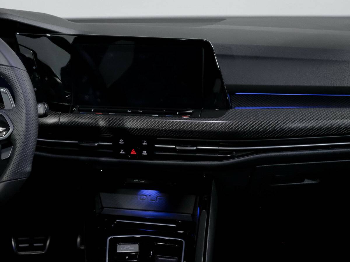 Volkswagen Golf R с пробегом — 2023 год. Фото: #10