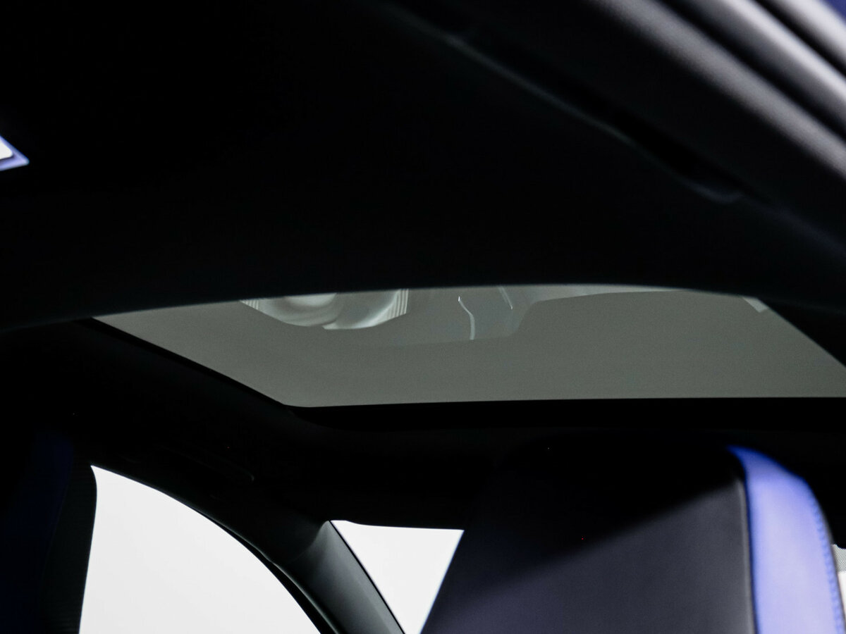 Volkswagen Golf R с пробегом — 2023 год. Фото: #17