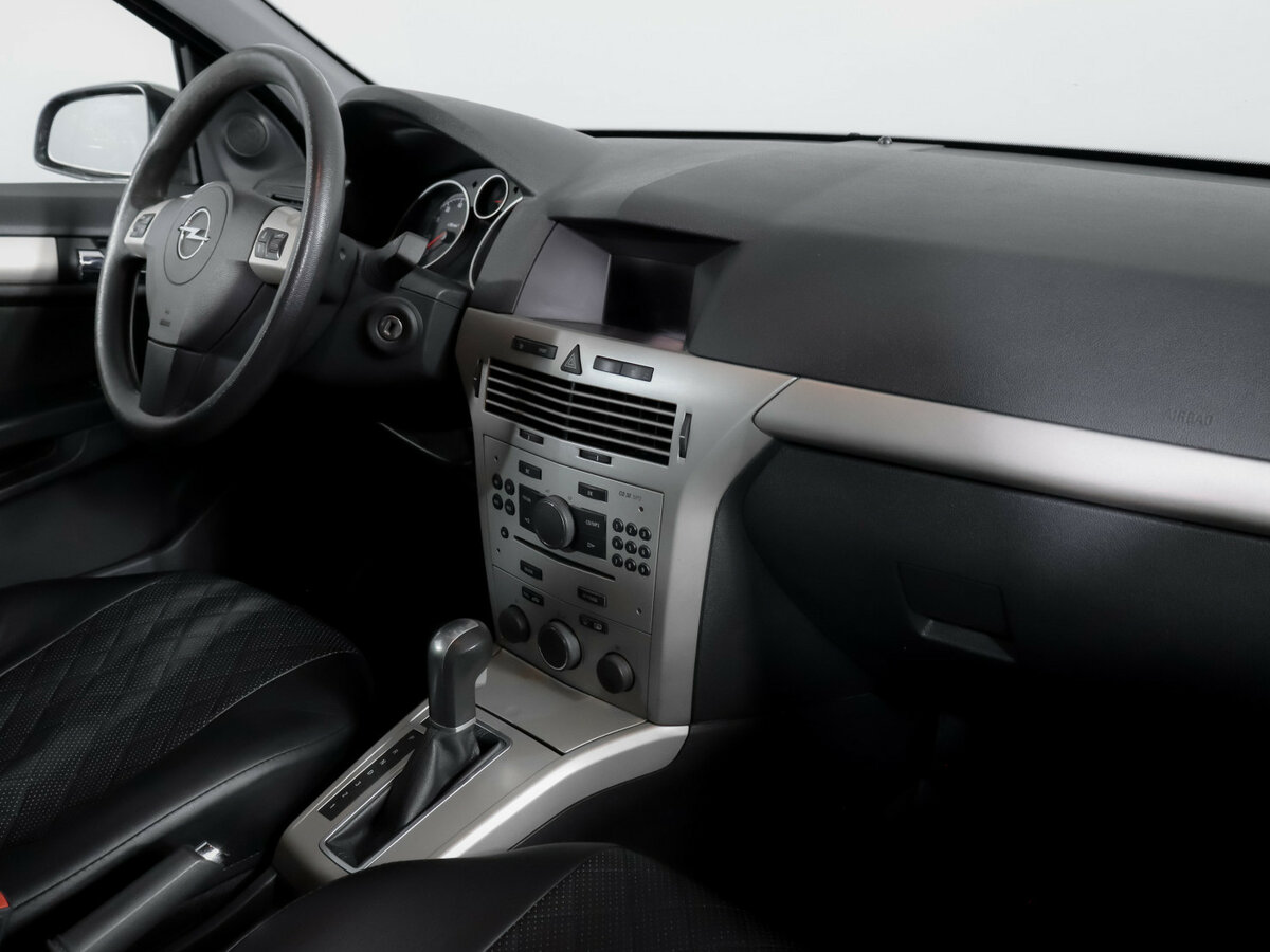 Opel Astra с пробегом — 2007 год. Фото: #6