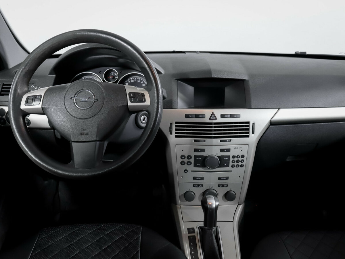Opel Astra с пробегом — 2007 год. Фото: #9