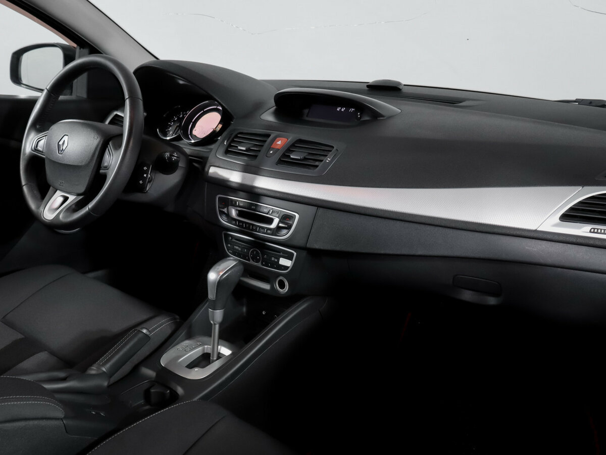 Renault Megane с пробегом — 2011 год. Фото: #6