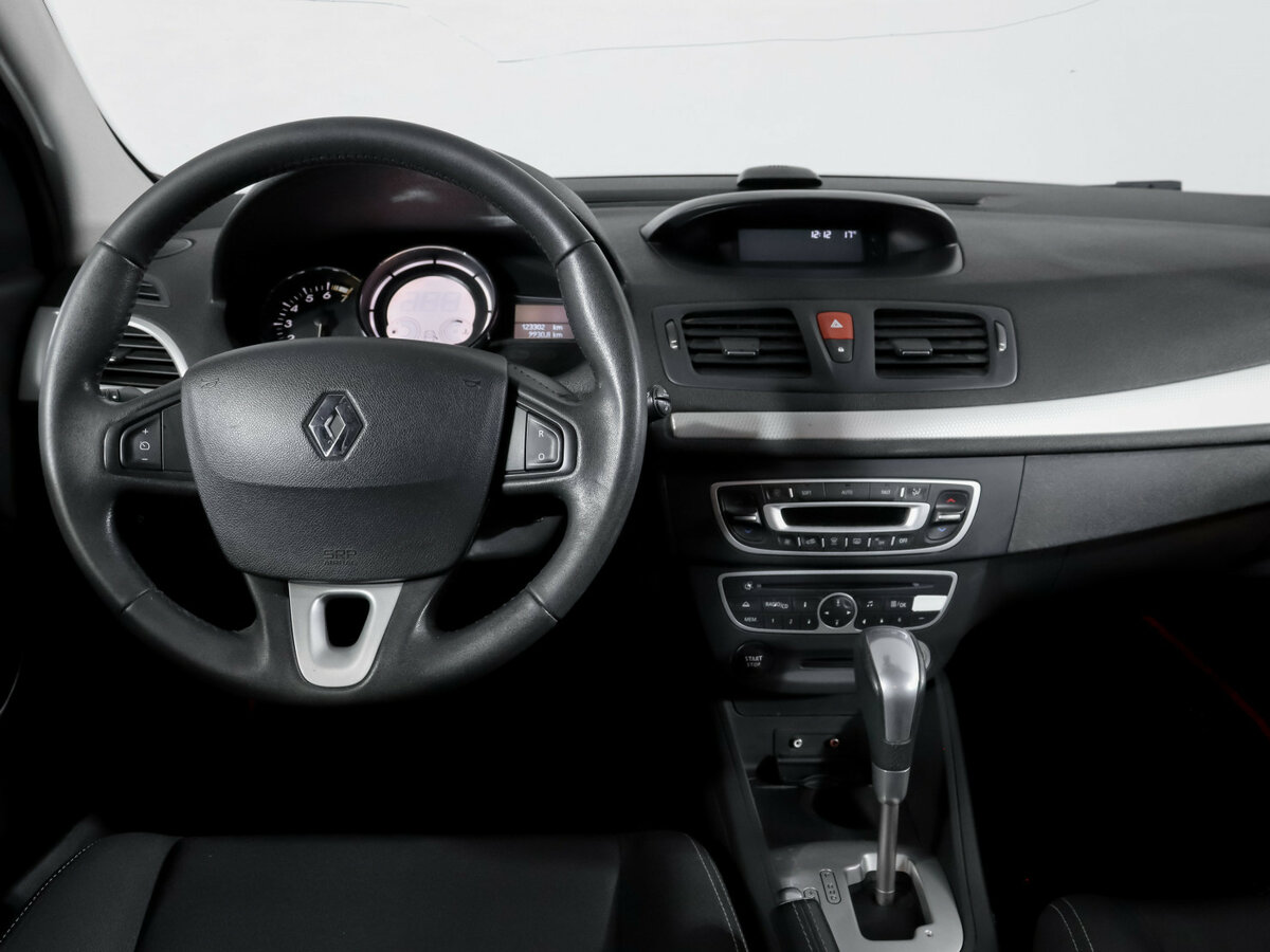 Renault Megane с пробегом — 2011 год. Фото: #9