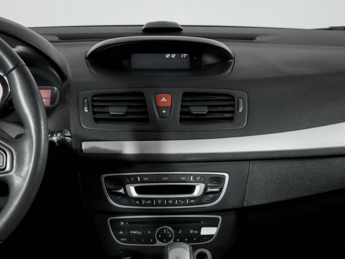 Renault Megane с пробегом — 2011 год. Фото: #10