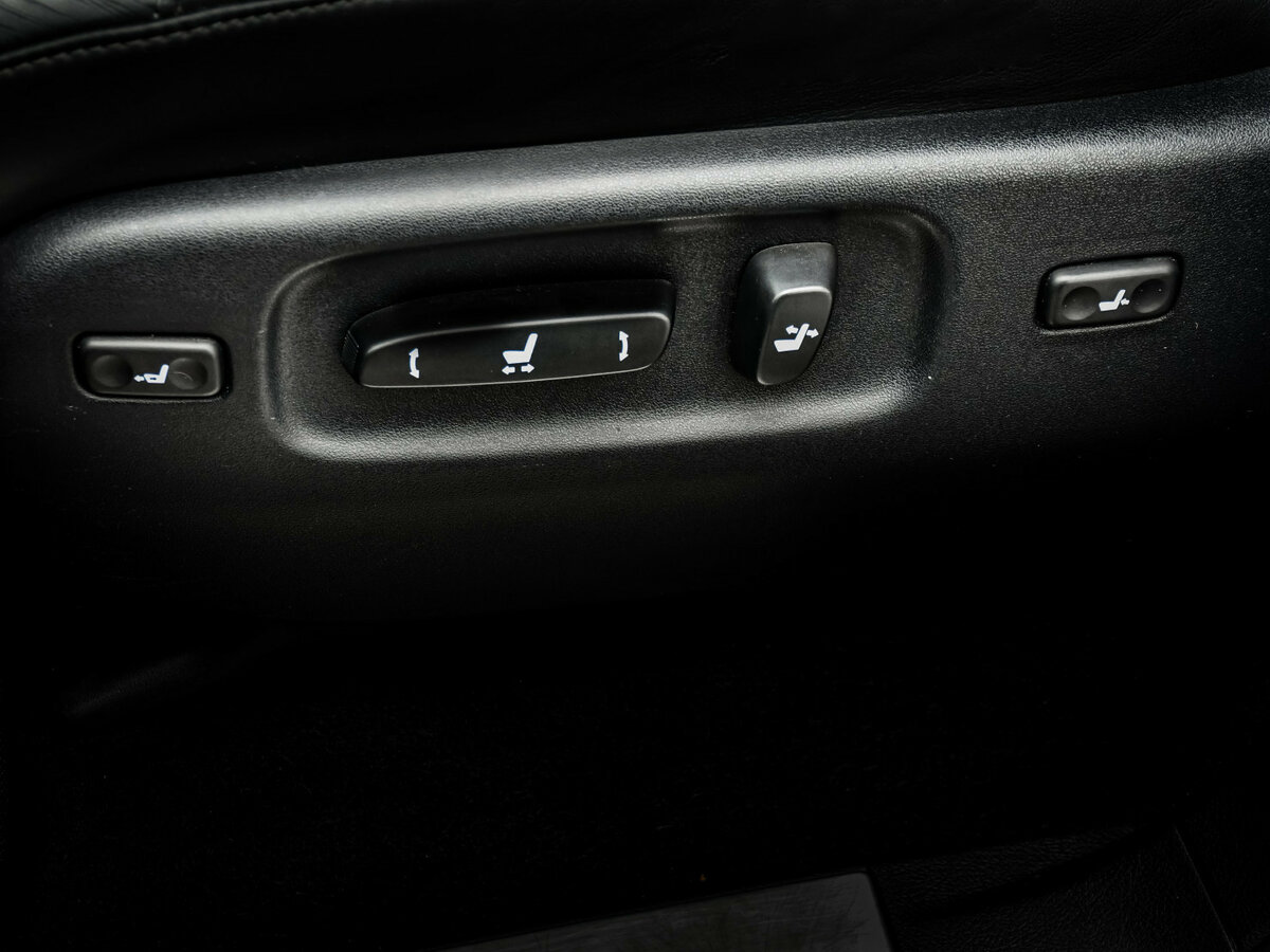 Lexus LX с пробегом — 2016 год. Фото: #11