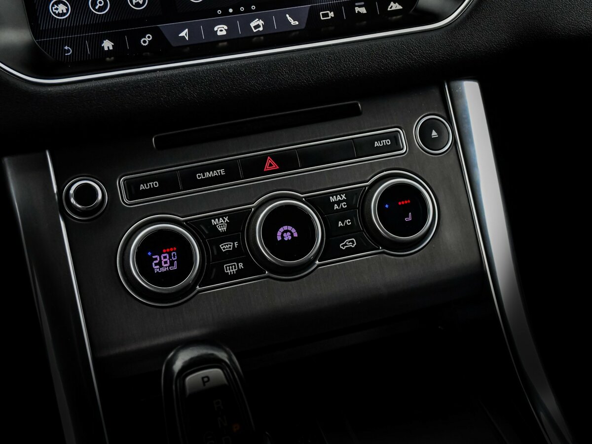 Land Rover Range Rover Sport с пробегом — 2017 год. Фото: #16