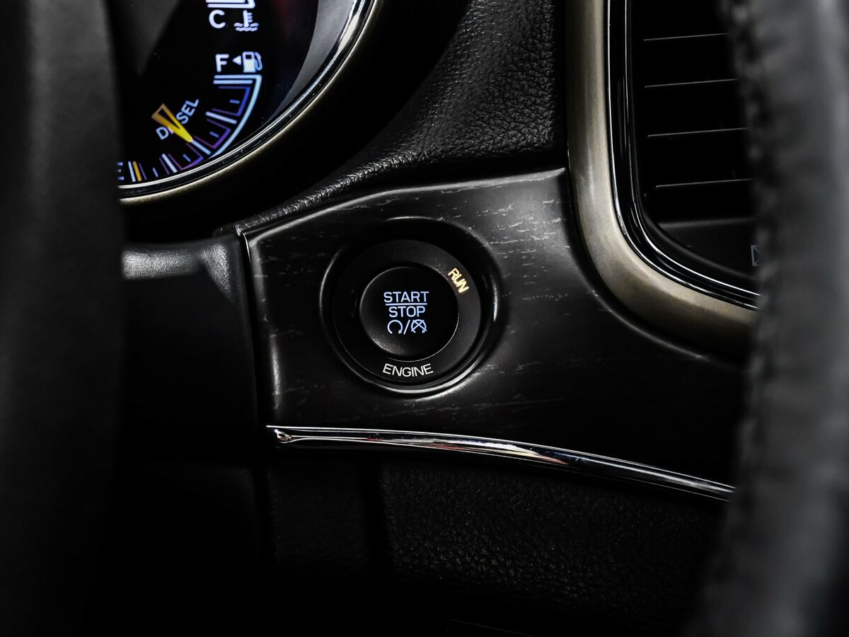 Jeep Grand Cherokee с пробегом — 2014 год. Фото: #17