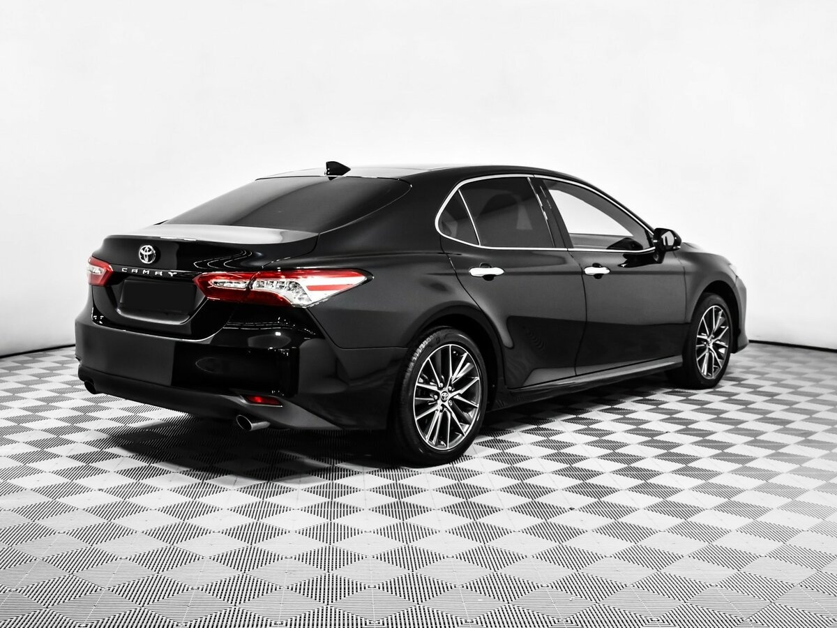 Toyota Camry с пробегом — 2023 год. Фото: #3