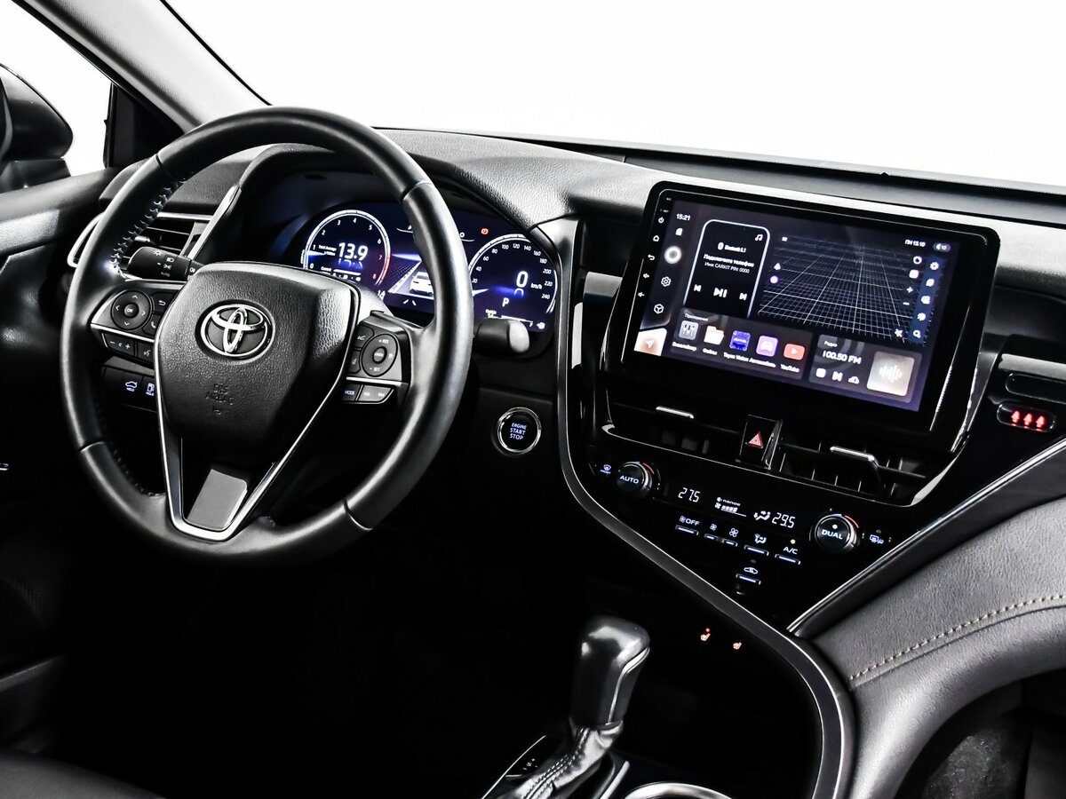 Toyota Camry с пробегом — 2023 год. Фото: #6
