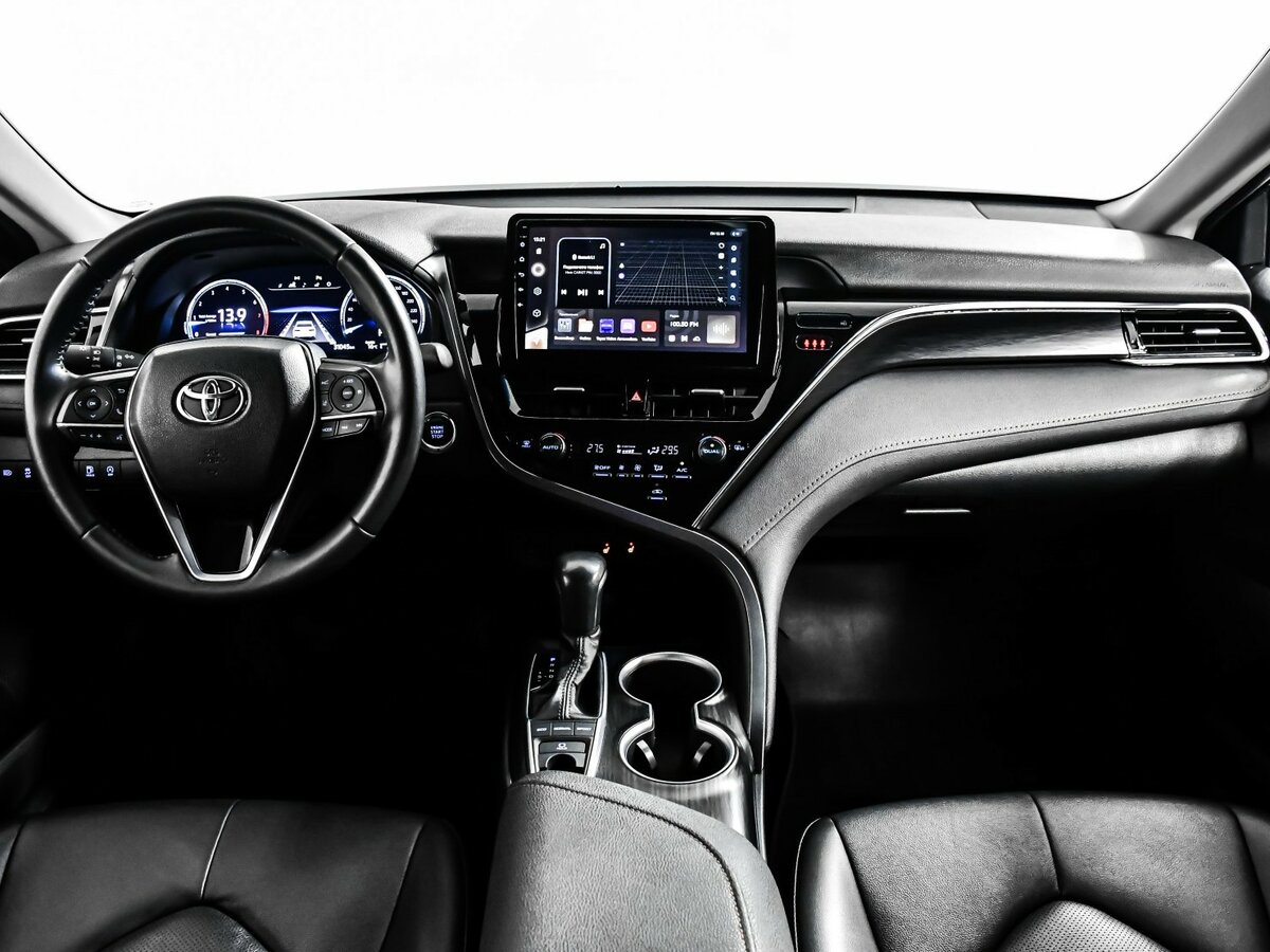 Toyota Camry с пробегом — 2023 год. Фото: #8
