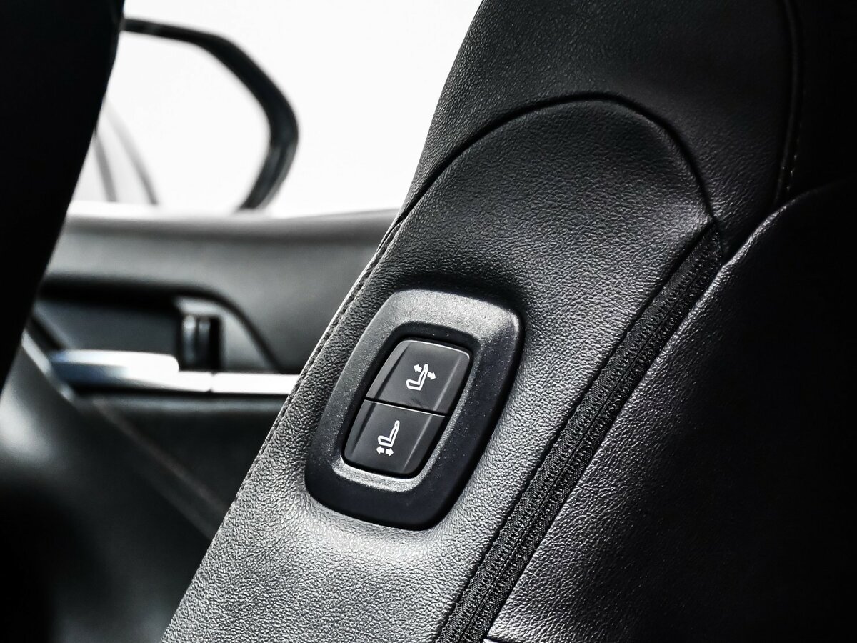 Toyota Camry с пробегом — 2023 год. Фото: #10