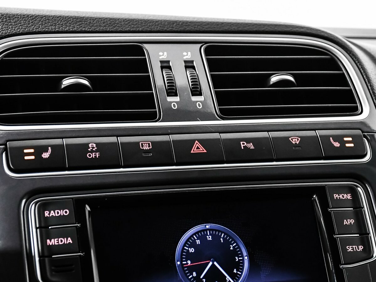 Volkswagen Polo с пробегом — 2018 год. Фото: #13
