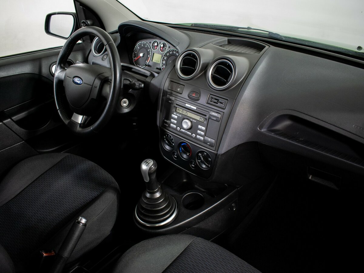 Ford Fiesta с пробегом — 2008 год. Фото: #8