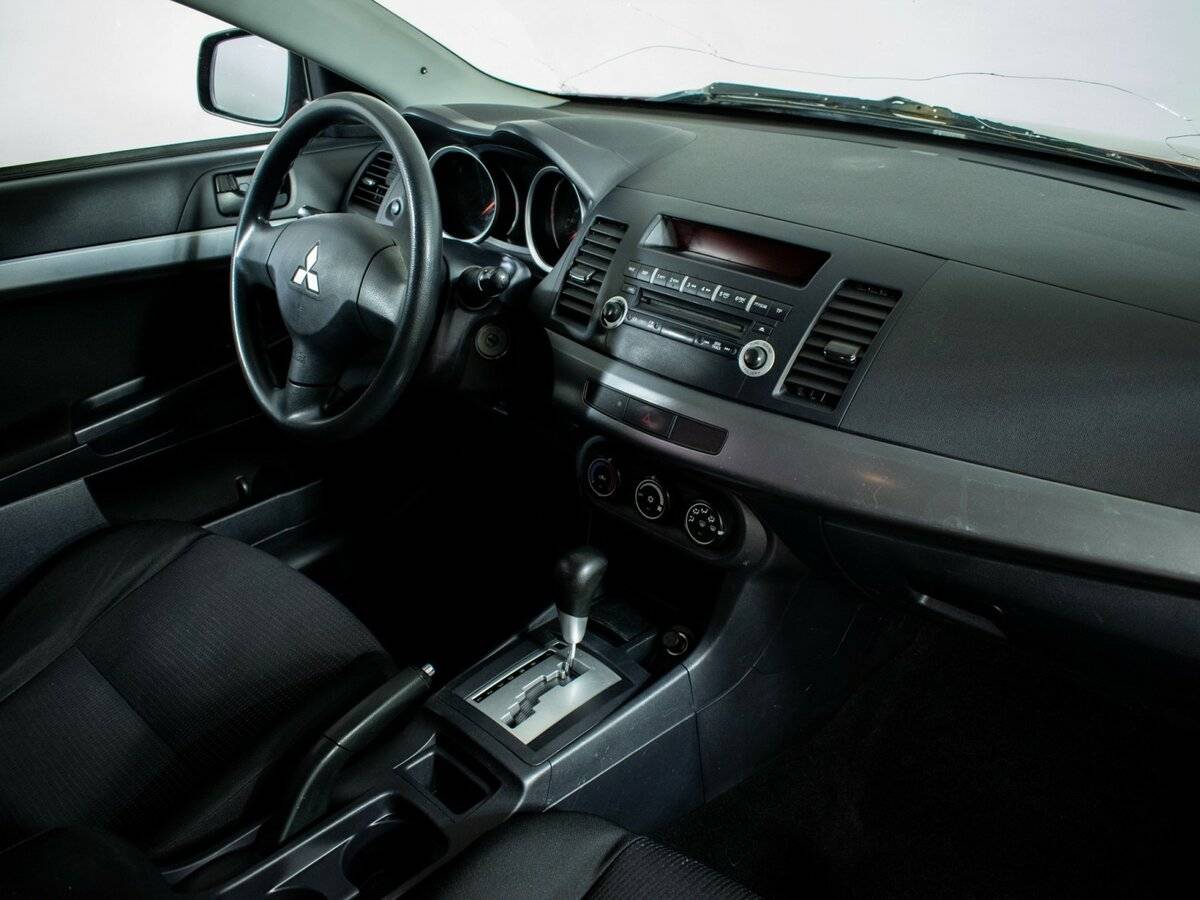 Mitsubishi Lancer с пробегом — 2010 год. Фото: #6