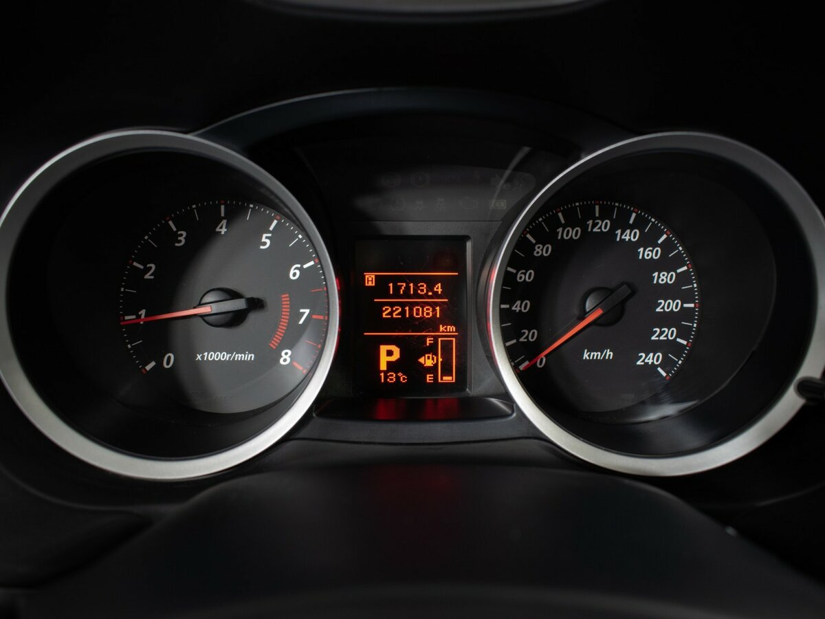 Mitsubishi Lancer с пробегом — 2010 год. Фото: #9