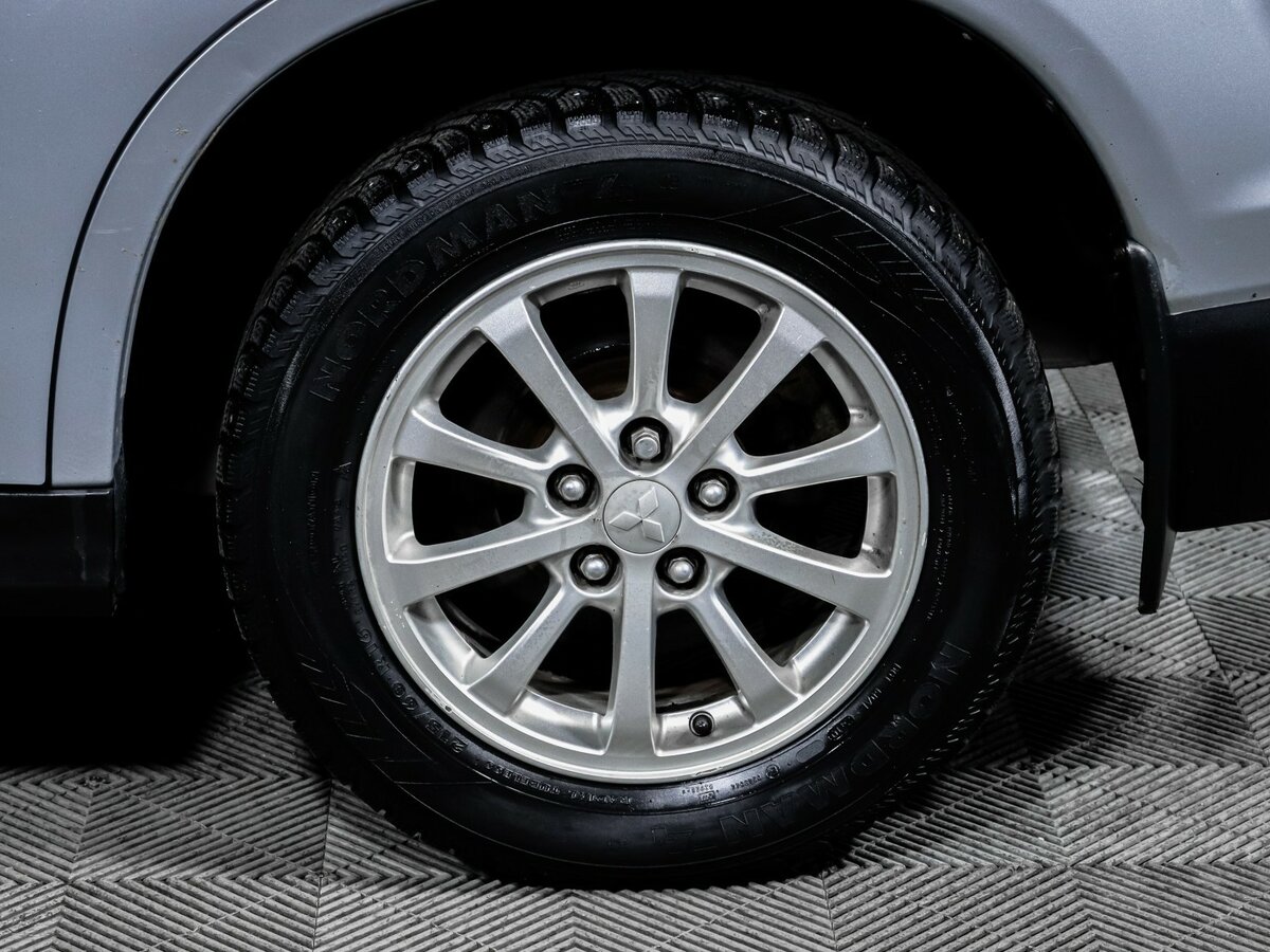 Mitsubishi ASX с пробегом — 2011 год. Фото: #11