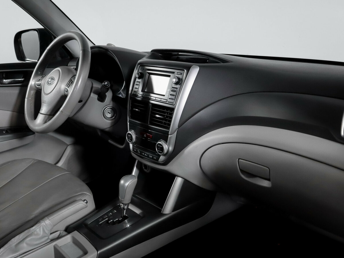 Subaru Forester с пробегом — 2011 год. Фото: #6