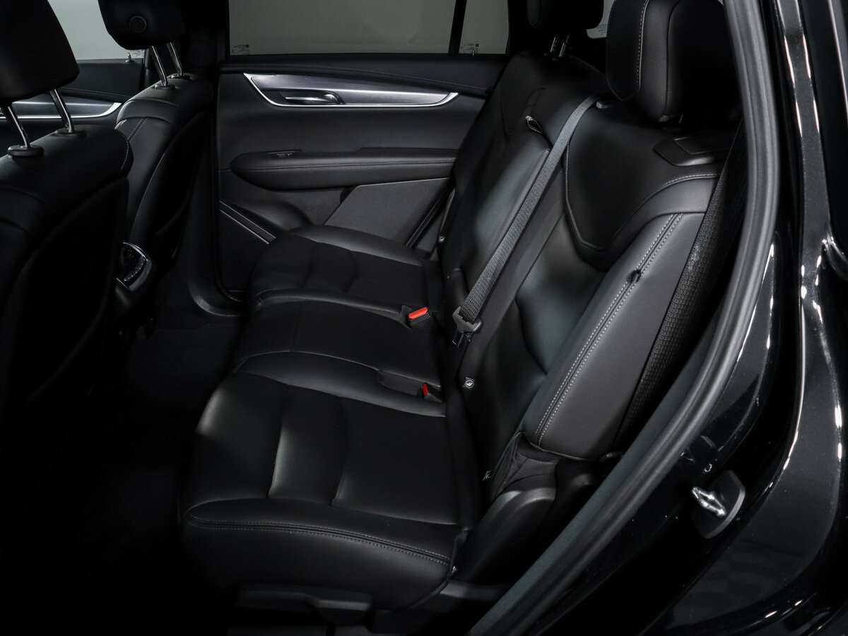 Cadillac XT6 с пробегом — 2023 год. Фото: #6