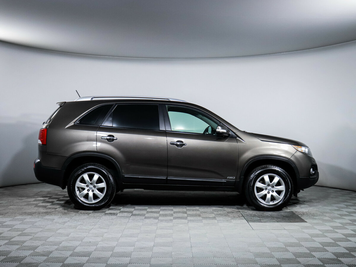 Kia Sorento с пробегом — 2011 год. Фото: #3