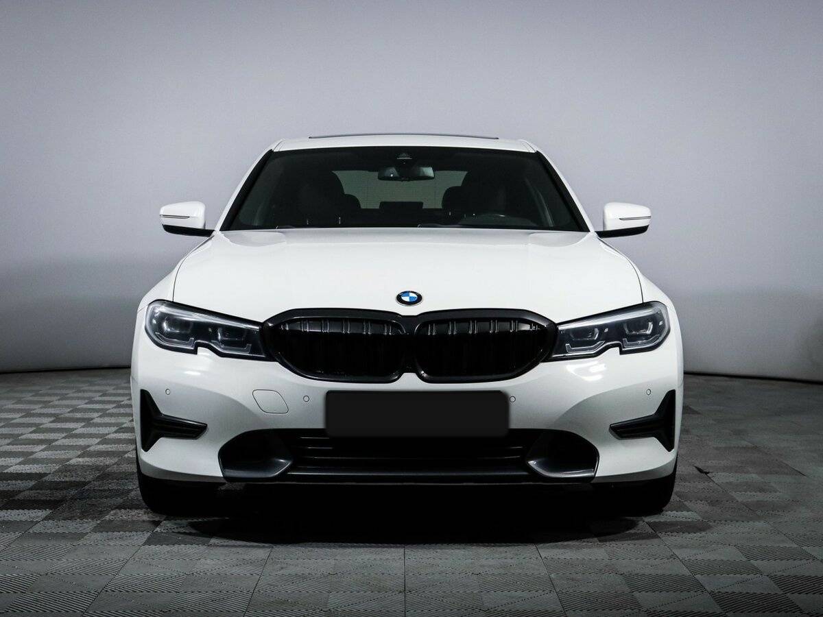 BMW 3 серии с пробегом — 2020 год. Фото: #1