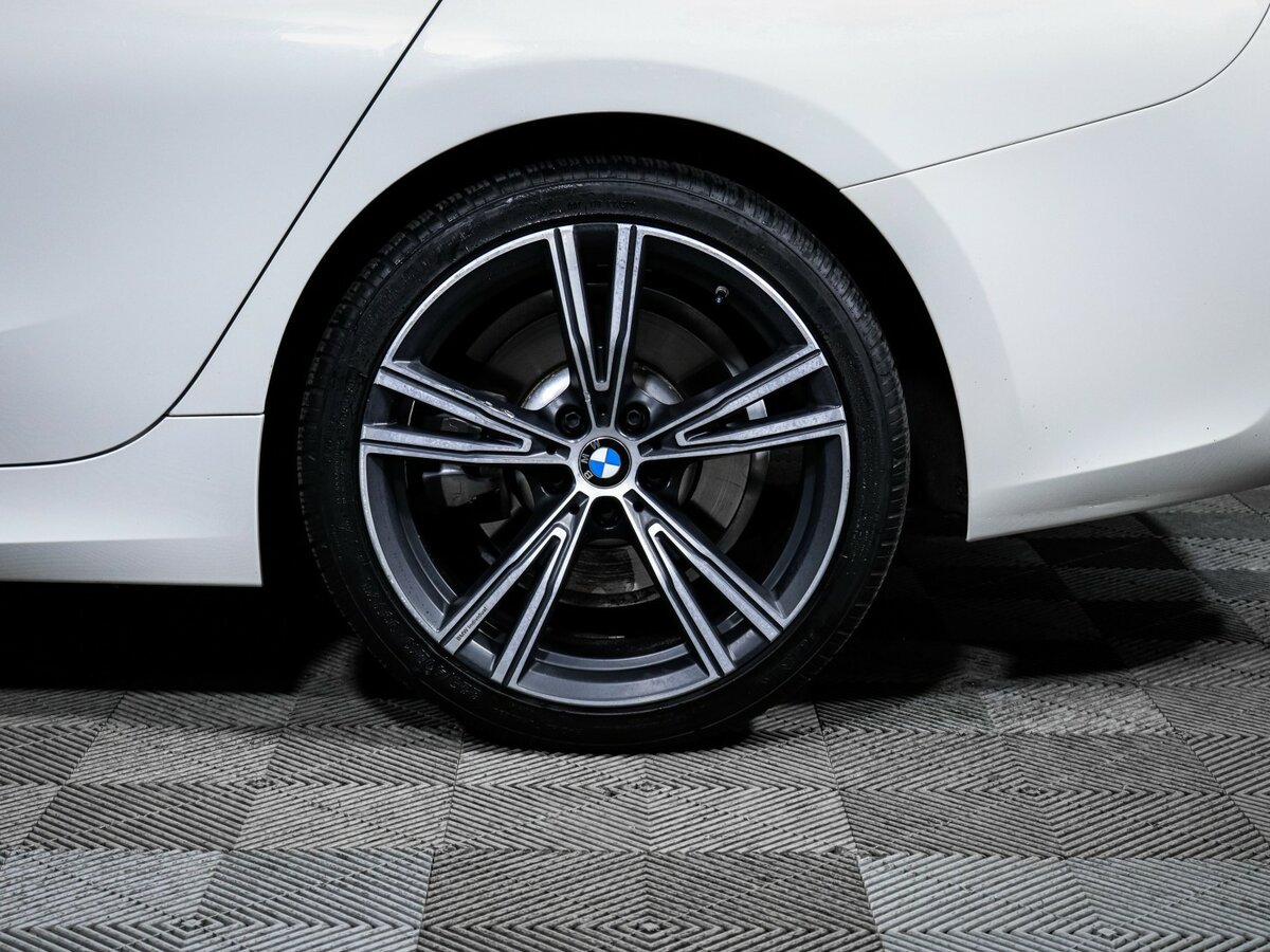 BMW 3 серии с пробегом — 2020 год. Фото: #11