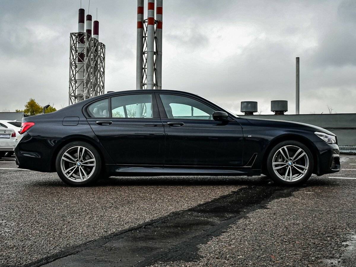 BMW 7 серии с пробегом — 2018 год. Фото: #3