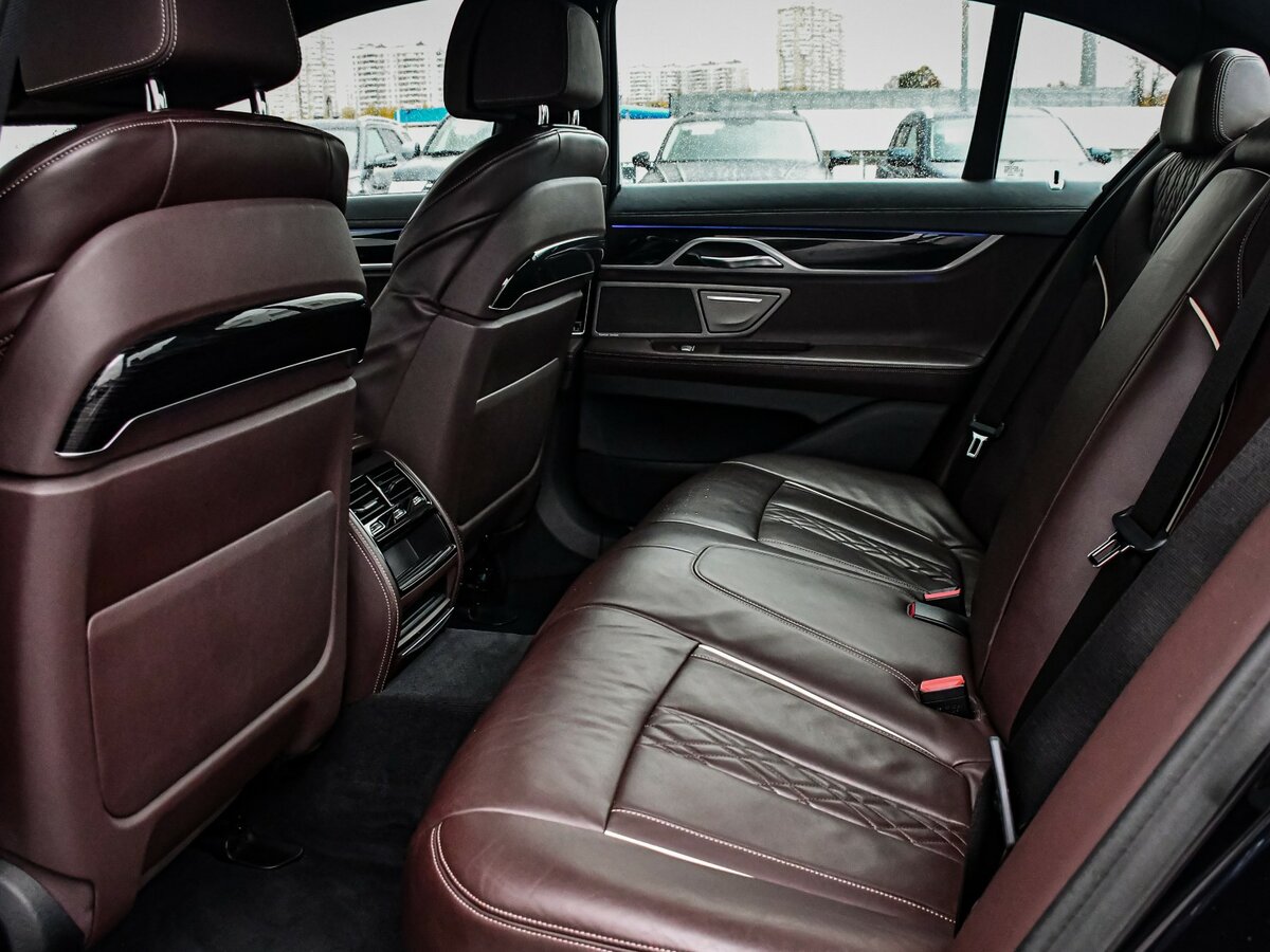 BMW 7 серии с пробегом — 2018 год. Фото: #10