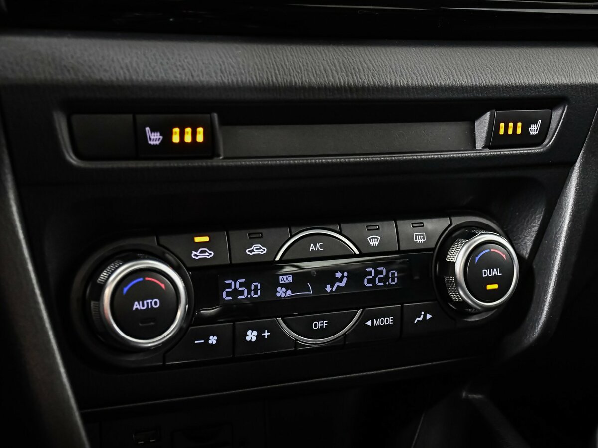 Mazda 3 с пробегом — 2014 год. Фото: #12