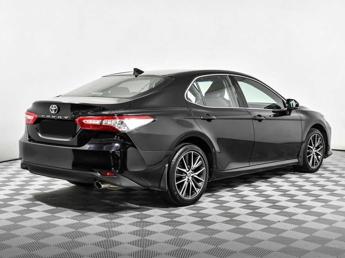 Toyota Camry с пробегом — 2021 год. Фото: #3