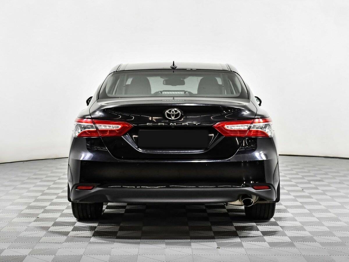 Toyota Camry с пробегом — 2021 год. Фото: #4