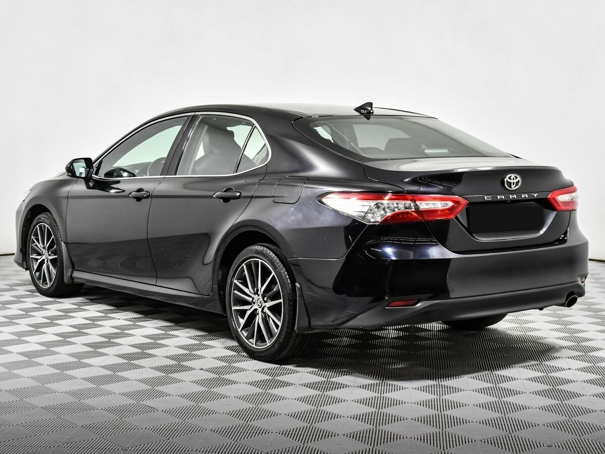 Toyota Camry с пробегом — 2021 год. Фото: #5