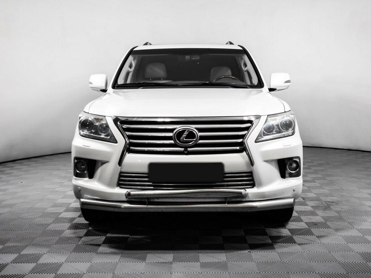 Lexus LX с пробегом — 2012 год. Фото: #1